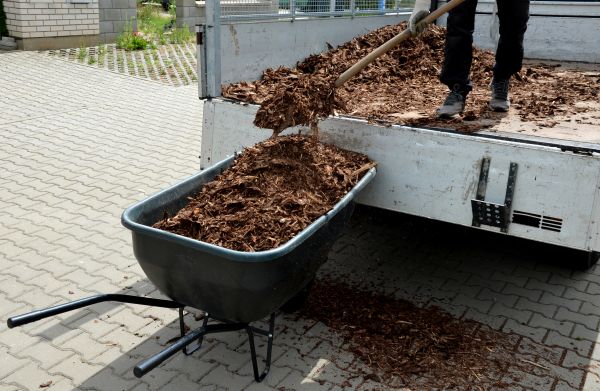 Bulk Mulch Delivery in Lilburn