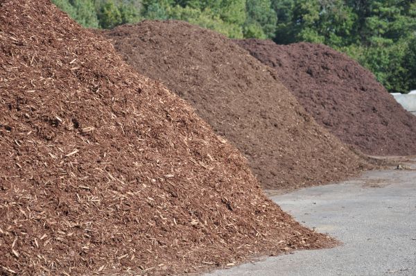 Brown Mulch Delivery in Lilburn