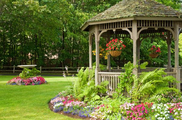 Backyard Landscaping Service in Lilburn